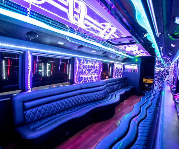 Reasons to rent a party bus for prom